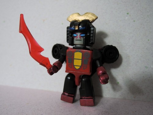 My custom Kreon Windblade.I used Tamiya Epoxy Putty to made the head crest. Left over kreon tires as