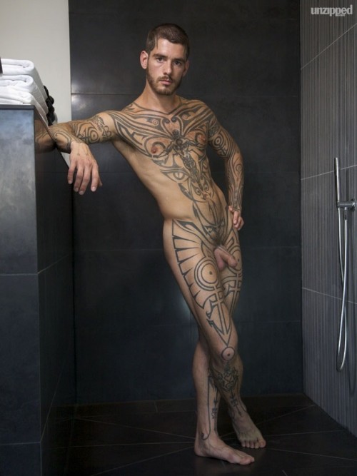 walkinghardon:  1of2dads:  Over 27 thousand pics just for you and your dick, follow daddy 1 if you want to cum      http://1of2dads.tumblr.com/  http://walkinghardon.tumblr.com come stare at hot guys with me.