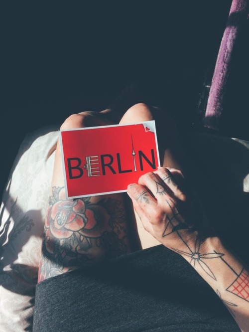 thefrenchguidoune:  Love receiving postcards!