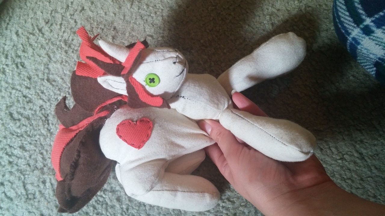 skuttz:  So, Skuttz laying down is about 95% done, she needs more cutie mark detail