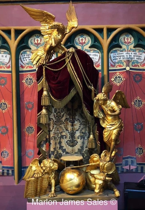 Processional throne for the Blessed with the tetramorph of the Evangelists, Cathedral of Our Lady An