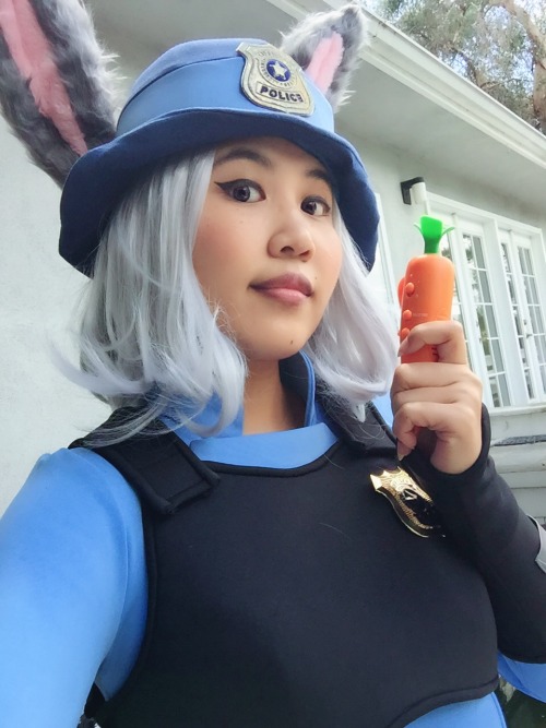 rabbureblogs:  My purple contacts came in so I can finally show my face while in my Judy Hopps cosplay! Still waiting on new ears cause I’m not a fan of the ones that came with the cosplay.   I love you more <3 /////<3
