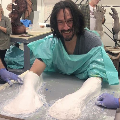 angelofberlin2000: yagherfxKeanu Reeves and Alex Winter getting their hands cast for Bill and Ted 3 