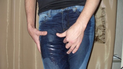 messyjeans:  jeansluvver:  Luv it!  the first pix show s great tight jeans…the last pic show à pure sex jeans — pissed jeans are extremly exciting cose a fresh cumload always follow. 