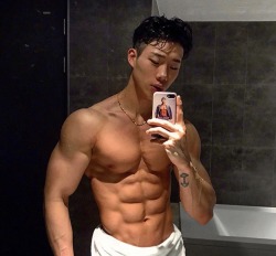 asian-men-x: Like man and towel.