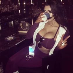 #coffees in #Bvlgari #london couple days ago ☕️🔮 ( I drink wayyy too much coffee)  #Gym wear from : @vspink by chloe.khan