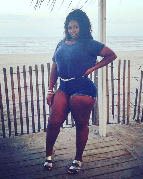 sxycurves - #sxycurves Regrann from @chelly__chellz - Beach...