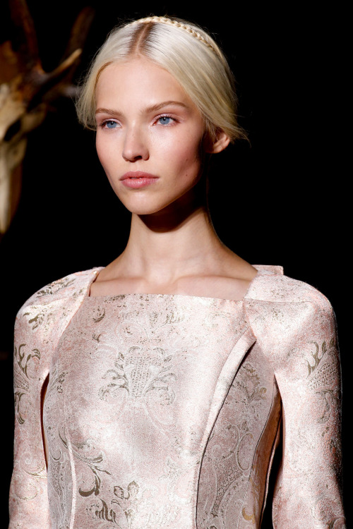 fashion–victime: Sasha Luss for Valentino Fall 2013 Couture