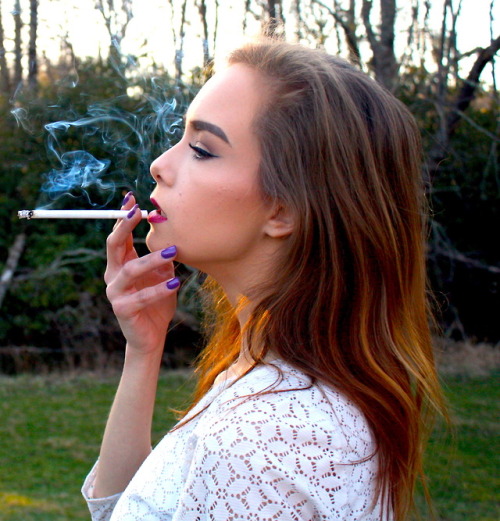 brookeandlacey: brookeandlacey:  Lacey VS120 in Lace Sister Lacey enjoys a VS120 dressed in lace  Ke