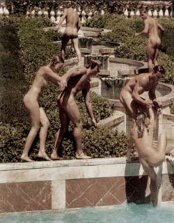 madeinthenude:Nudist hang out? Nope. Everyday