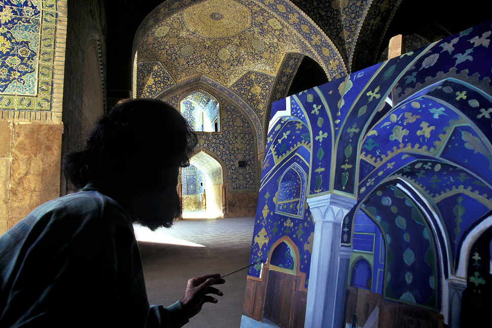 sokoot:a man painting at the Imam Mosque of Isfahan photo by: Fernando Peres Rodrigues