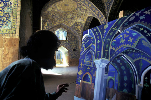 sokoot - a man painting at the Imam Mosque of Isfahanphoto by - ...