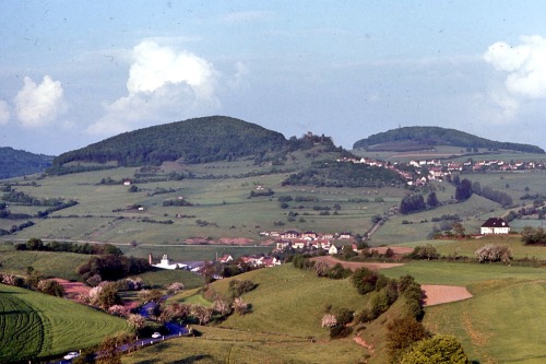 Hessische Landschaft von einer Deutschen Bundesbahn, Bundesrepublik Deutschland, 1972.