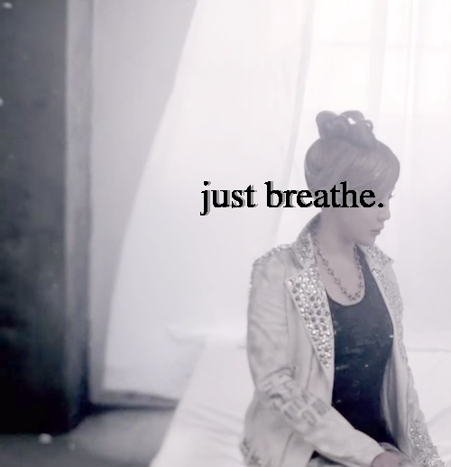iliketallboyswitheyeliner:  listen. 