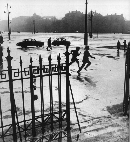 luzfosca:  Ács Irén Hősök tere, Budapest, 1964. Thanks to adanvc 