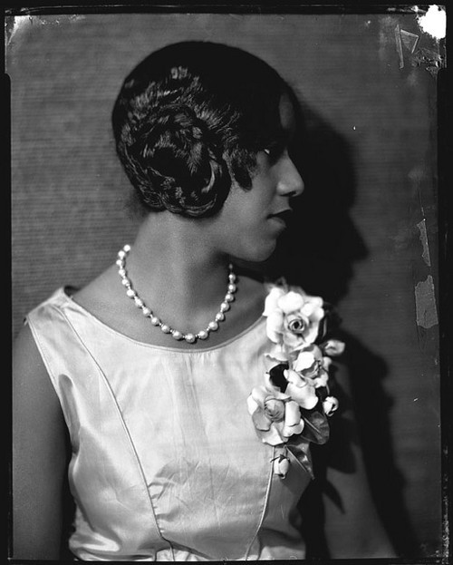 acceber74:  chocolateandwater:  nudiemuse:  cultureisnotacostume:  thenewwomensmovement:  sydneyflapper:  nudiemuse:  ersassmus:  African American flappers and Jazz Age women  HOLY SHIT I HAVE NEVER SEEN BLACK FLAPPERS BEFORE!  There were many fabulous