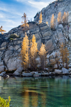 lensblr-network:  Rays of light at Inspiration Lake by Jacob McHenry  (anotherorigo.tumblr.com)