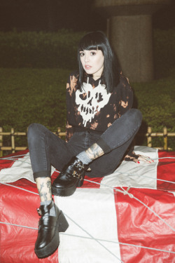 acidfun-eral:  nicotine-pixies:  Reblogged from my September Botm!  Check her out!  grunge/pale 