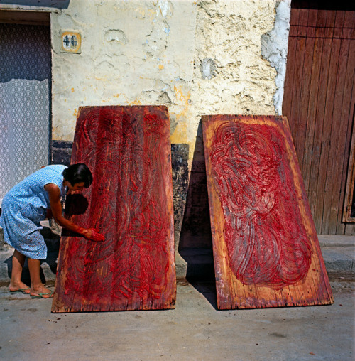 unrar: Sicily, Bagheria, Italy: preaping the tomato concentrate 1963, Ferdinando Scianna.