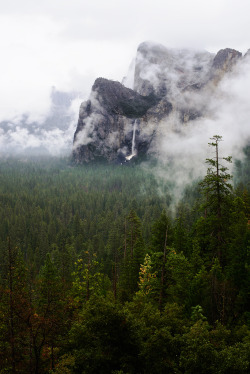 drxgonfly:Bridalveil Fall (by honeynhero