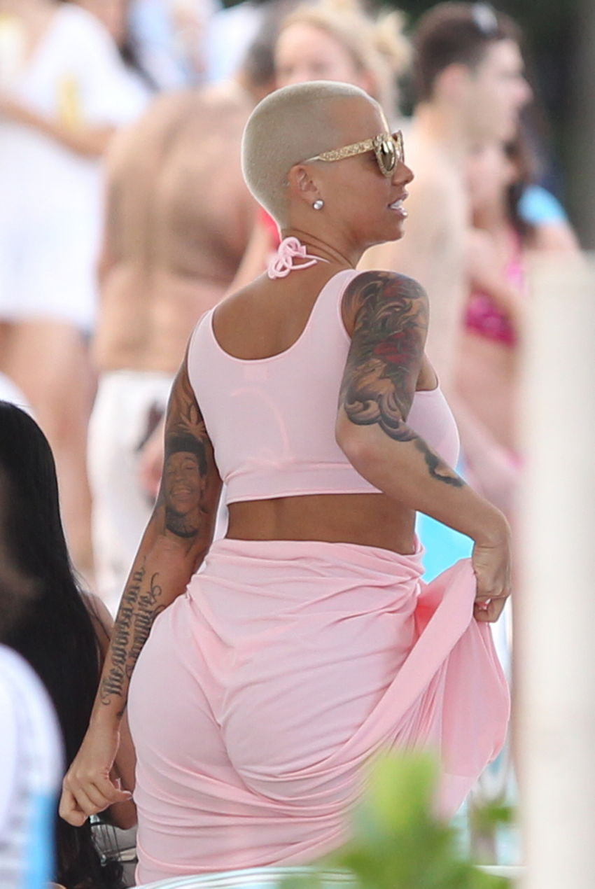 midnight-sun-rising:  shitinonyouhoe:  modelconnoisseur:  Blac Chyna &amp; Amber