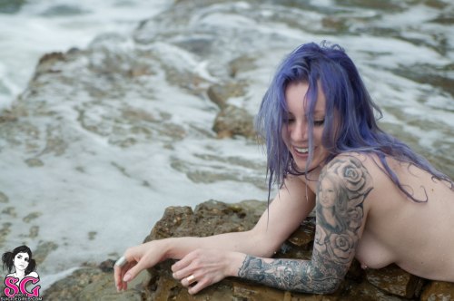 sglovexxx:  Antigone Suicide in Oceanus
