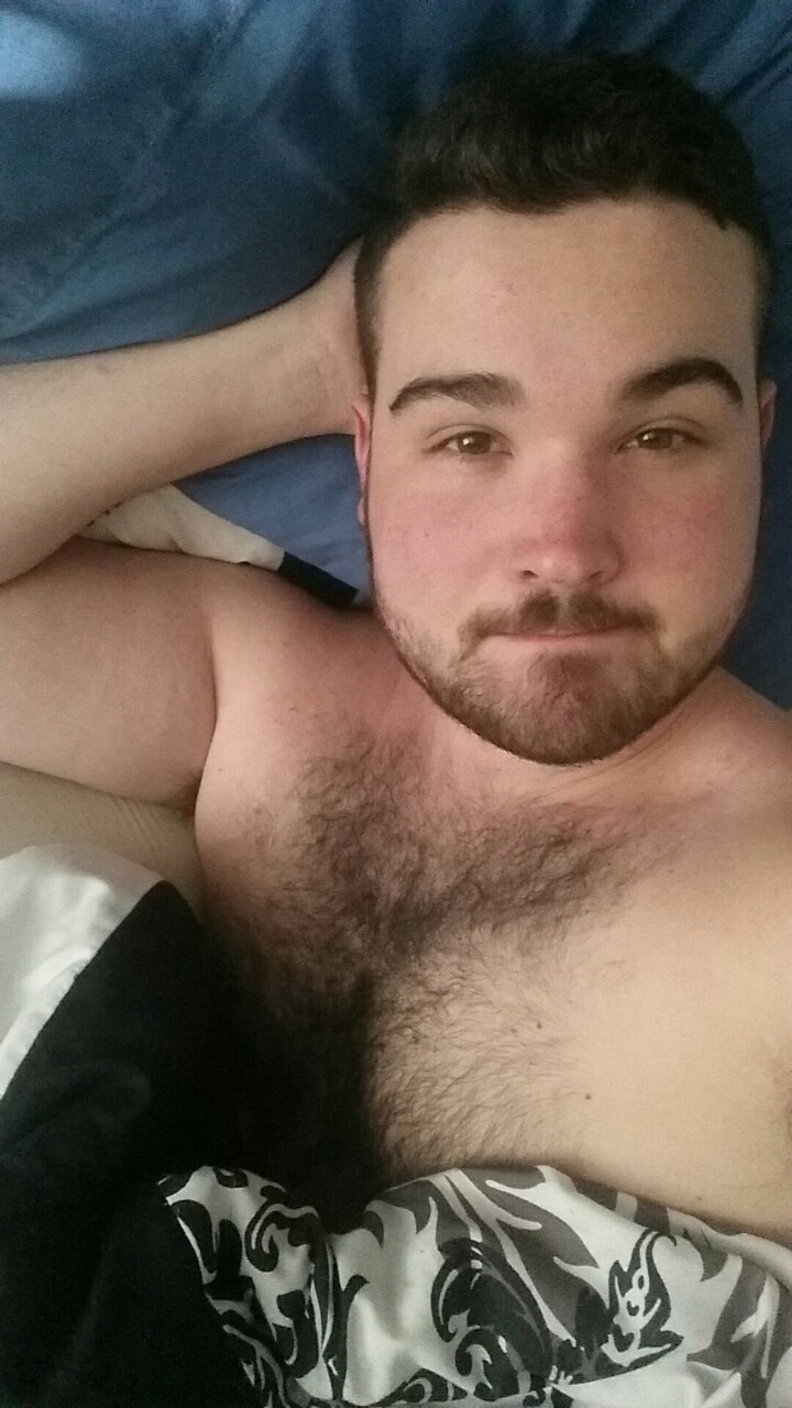 thebeardedguyy:  Nap time! 😪 