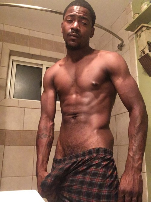 irayjay:  HE PULLED THAT THANG OUT……..
