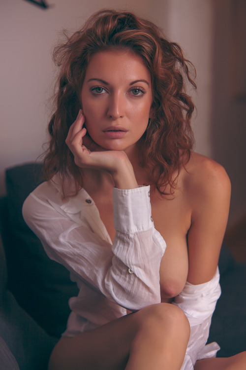 b-authentique:  Richelle Oslinker by Jonathan Red (interview) Keep reading