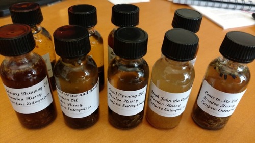 Hoodoo Hussy Conjure Woman is a new vendor at the Colored Girls Hustle Marketplace! She has the gift