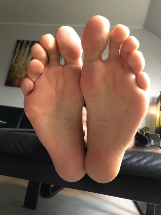 feetman80:       Huge German feet  