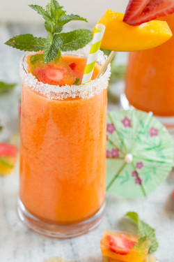 nom-food:  Strawberry mango agua fresca