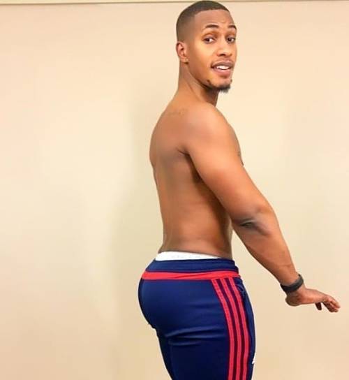 houseofcakez:kissmyswag:#humpday #mcm #guys #physiquewww.instagram.com/p/BrS2GvaHWAK/?utm_so