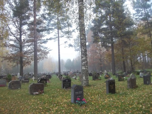 nicoledollanganger:shy-bat:i went to the cemetery today. this stuff kinda reminded me of Nicole Doll