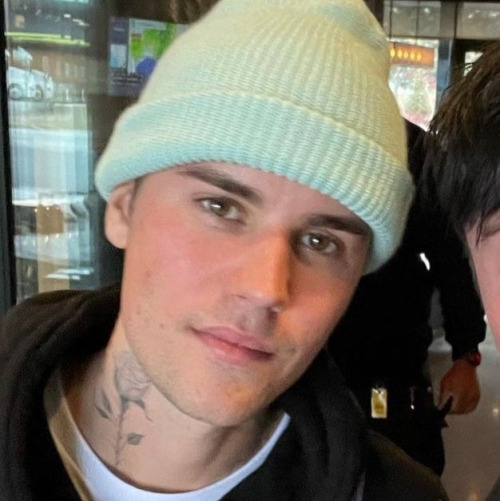Justin Bieber + Tom Holland Layouts