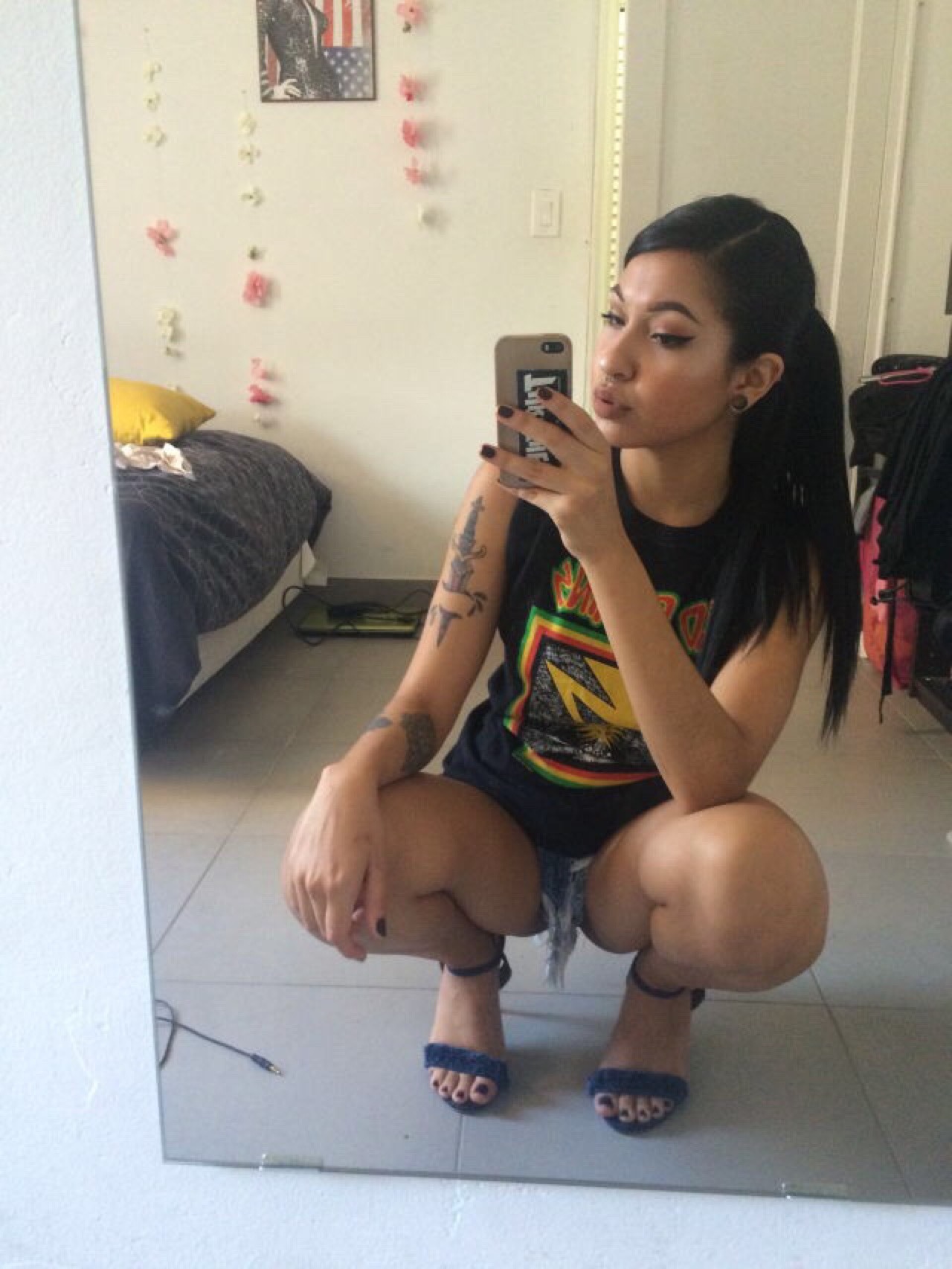 newsorsomethn:  my cute mirror selfies