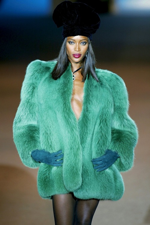 frackoviak: YVES SAINT LAURENT COUTURE SPRING 2002 | NAOMI CAMPBELL Coat and hat for Rystall Sant