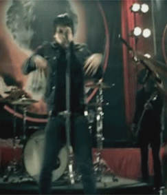 xblackparadepoison015x:  Gerard Way has a seizure ;-; or an orgasm..idk My MCR page