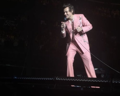 harrystylesdaily:Dallas, Texas - June 5 (via @perriesott)