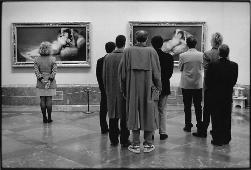 casadabiqueira:  Prado Museum, Madrid  Elliott Erwitt, 1995