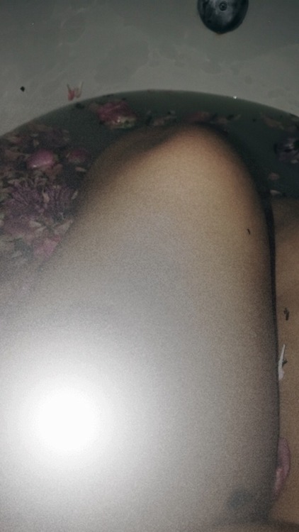 Florals • Milk Bath • Thighs