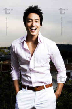 kazosa:Daniel Henney  Credit to photogs