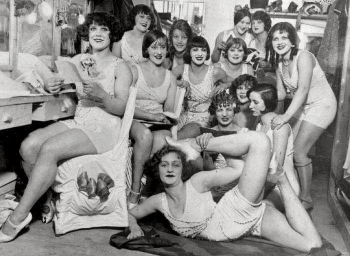 etund:  In the dressing room of the Moulin Rouge, 1924 