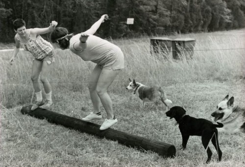 “Dyke Olympics,” North Carolina (1983): A one-day all-lesbian womyn’s land event. Photos by Elaine M