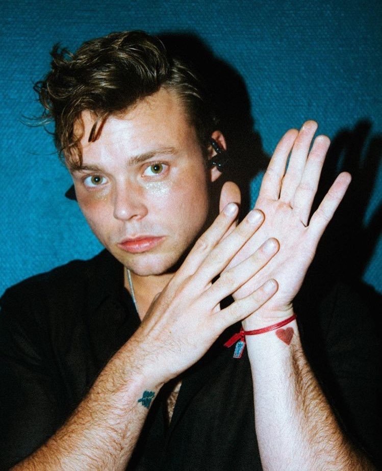 Share 75+ ashton irwin tattoos super hot - in.cdgdbentre