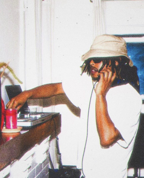YOU KNOW THEM DREADHEADS DO IT THE BEST