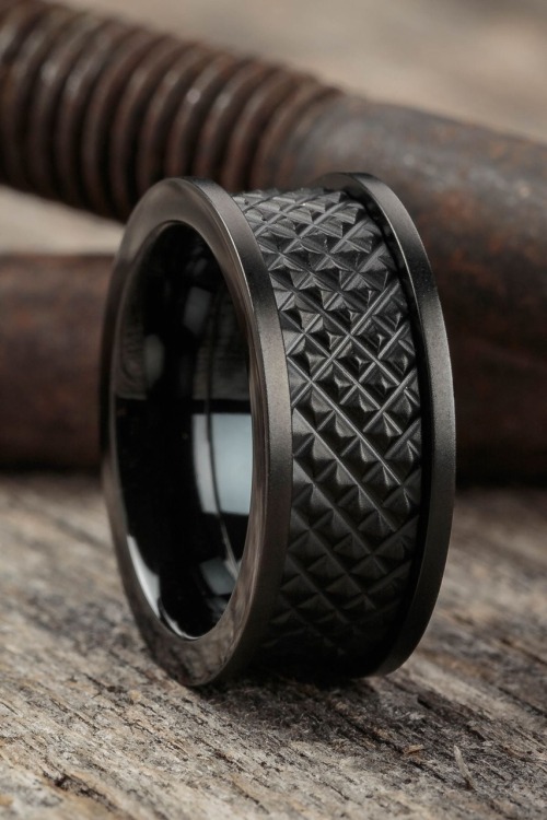 gentlemansessentials:  Black    Gentleman’s Essentials