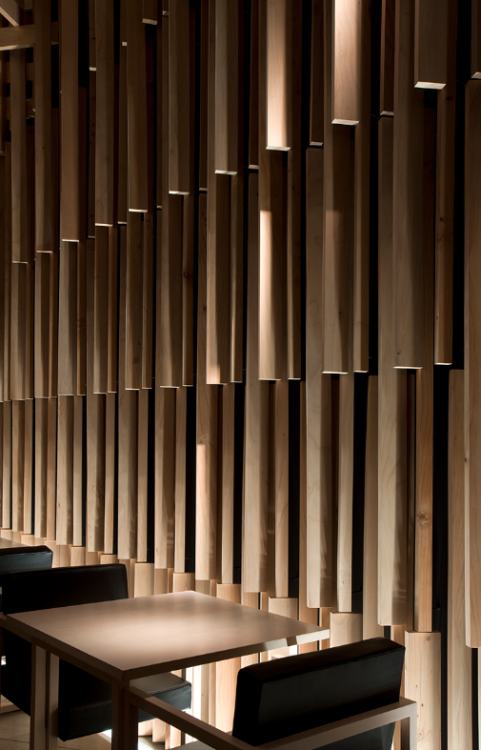 {Last time Kengo Kuma was on the blog, he also did an interesting ceiling. It actually kind of remin