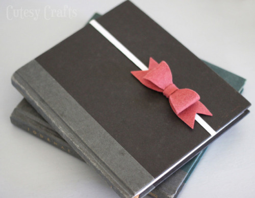 DIY Felt Bow Bookmarks