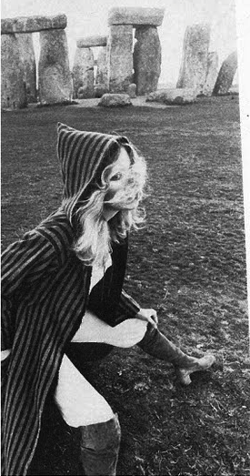 psychedelicfolkloristic:British Vogue, October 1970 Source: http://www.ciaovogue.com/2010/10/15th-october-1970-uk-vogue.html